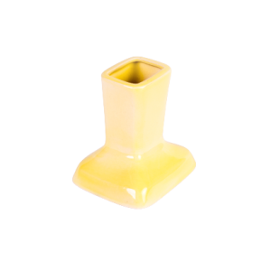Jarrón y hierba de gato amarillo